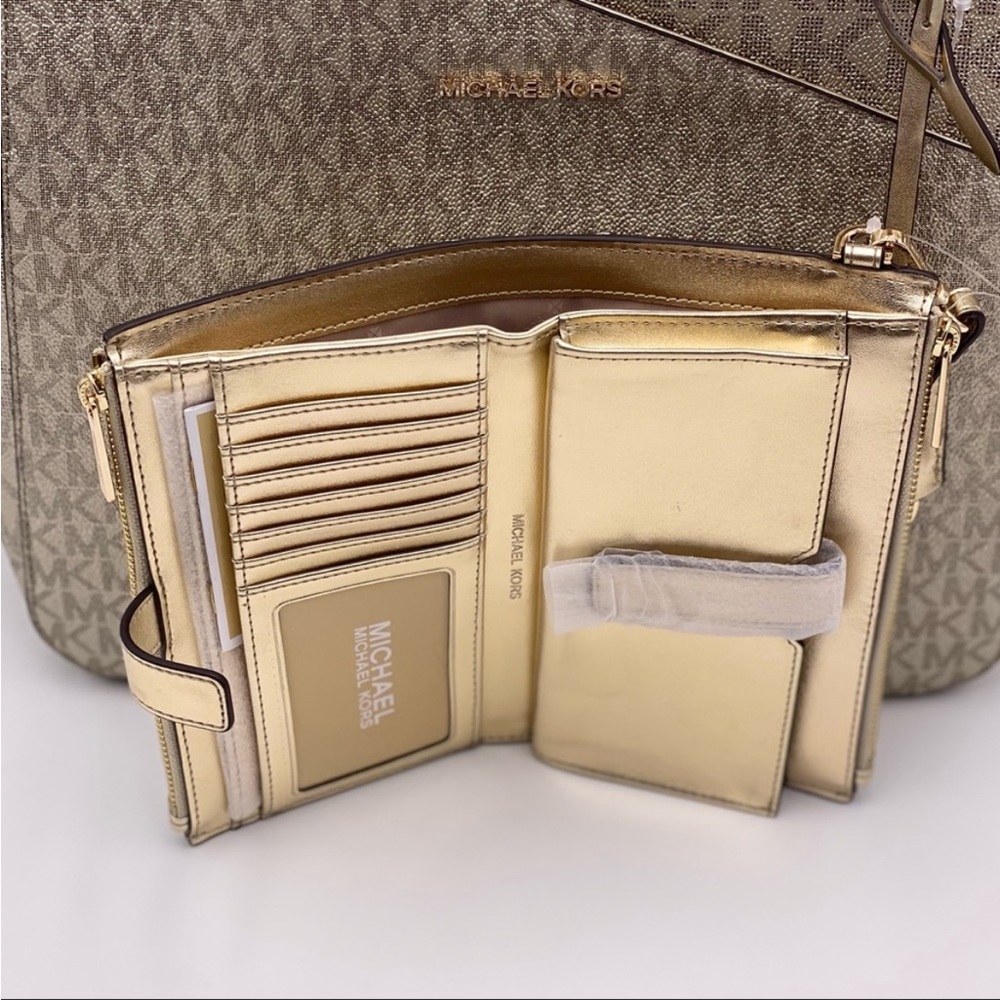 Michael Kors Large Chain Shoulder Bag and Wallet Set - Picture 9 of 11